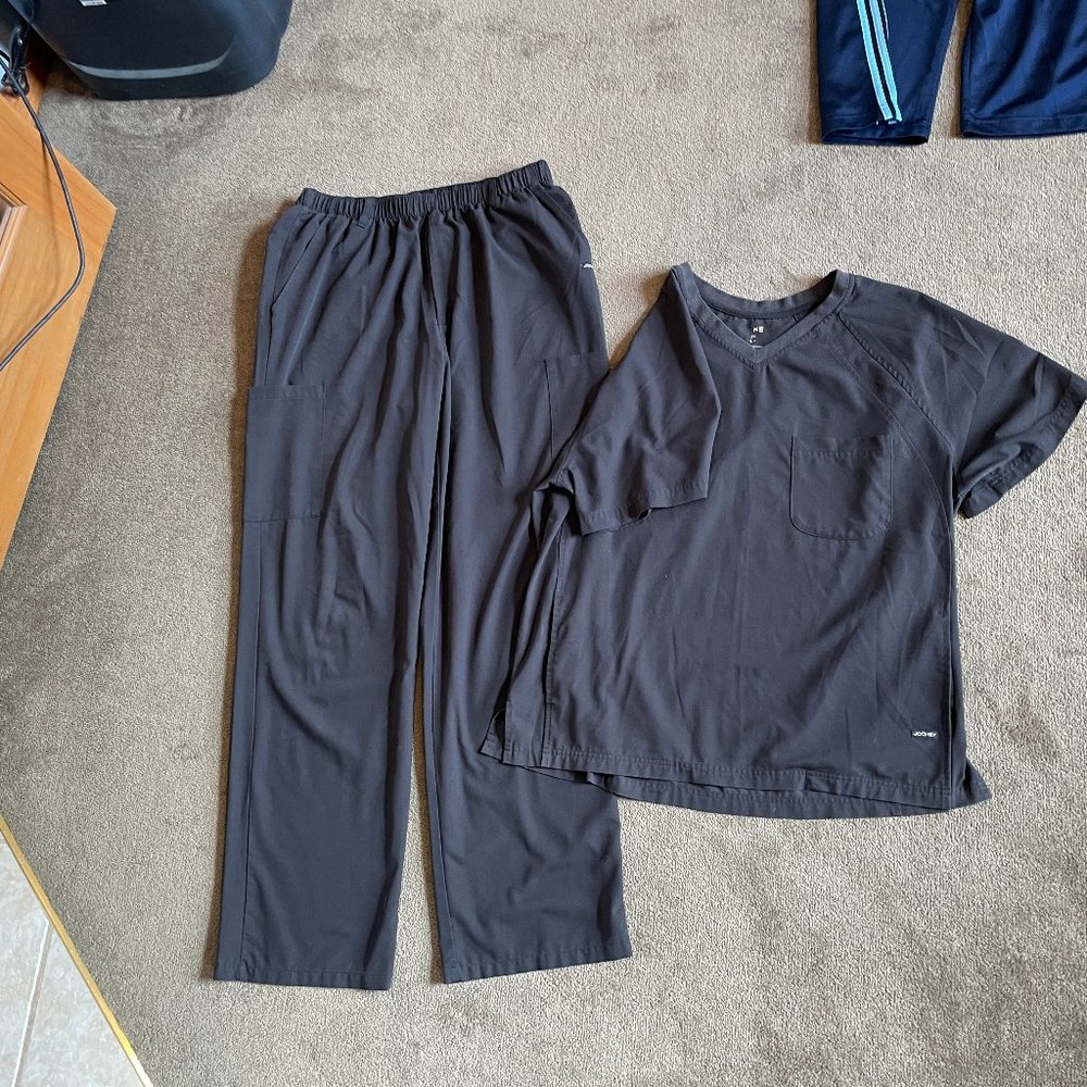 SOLD Jockey mens scrub set size large